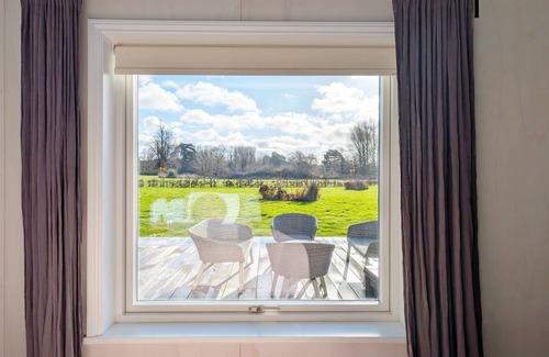 East Ashling Cottage | Flowering - Ashling Park - sleeps 4 guests in 2 bedrooms