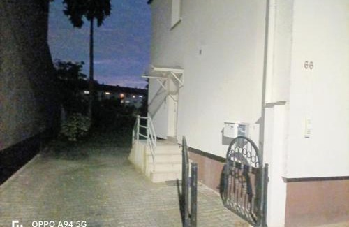Moerfelden-Walldorf Apartment | FMI 66 Next to Airport