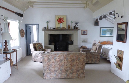 Cashel Cottage | Foden's Cottage is a family holiday home on a remote peninsula in Connemara