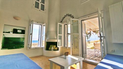 Karavostasis Villa | Folegandros Villas Aspropunta