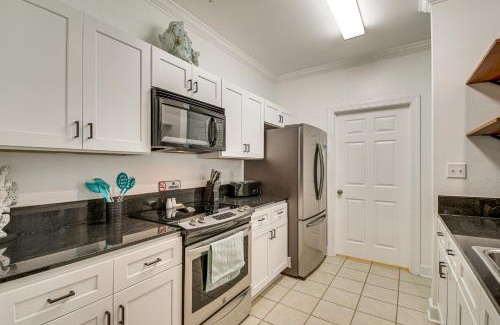Foley Apartment | Foley Condo with Pool Access 10 Mi to Gulf Shores!