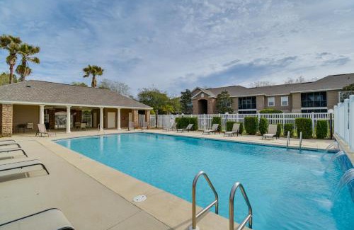 Foley Apartment | Foley Condo with Pool Access 10 Mi to Gulf Shores!