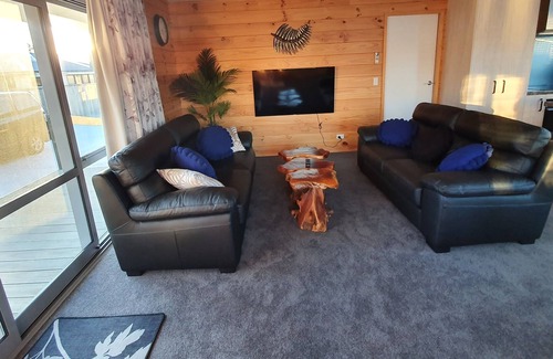 Rotorua House | FOLIA DOMUS NZ, New Lockwood with spa bath, ramp & lockup garage near Redwoods