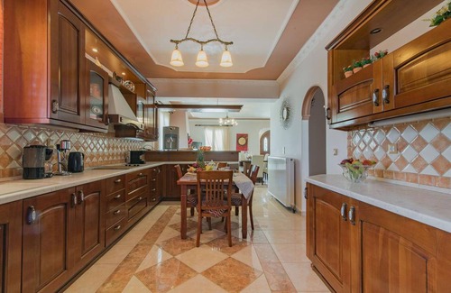 Romirion Villa | Fontana 4 Bedroom Holiday Home with Private Pool