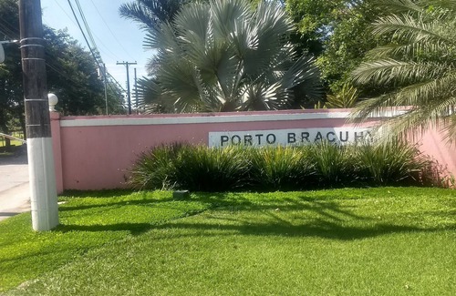 Bracui Apartment | FOOT ON THE SAND! Excellent fit ground 40 meters of private beach and beautiful views.