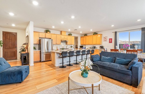 Salinas House | Foothill Oasis – Relax & Play Near Monterey!