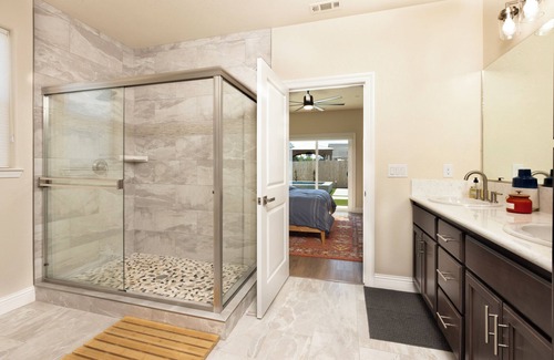 Murphys House | Foothills Farmhouse: Your Home Away from Home