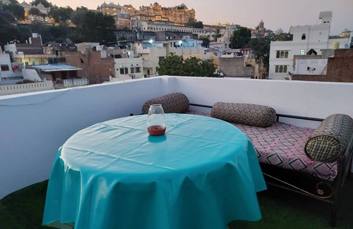 Udaipur City Centre House | Footprint Hostel Udaipur - A Place With The City Palace View