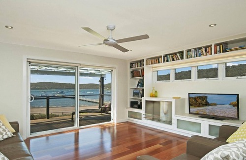 Pretty Beach Central Coast House | 'Footsteps to the Bay' by Accom Holidays