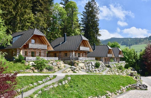 Todtnauberg Apartment | For 1-8 persons, natural log chalets with mountain panorama - Hotel & Chalets Herrihof