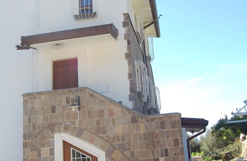 Casola di Napoli Villa | For 6 people Monticelli-Mansion breakfast included
