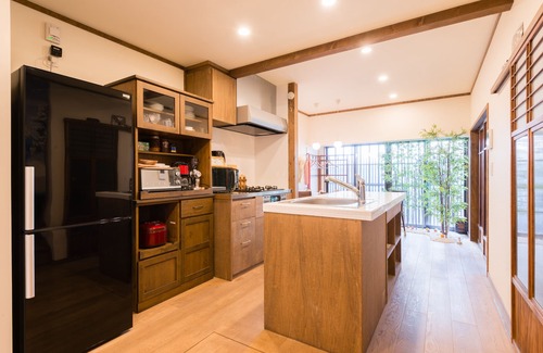 Kita Ward House | For Family, Kid, Couple, Group And Senior In A Traditional Calm Residential Area