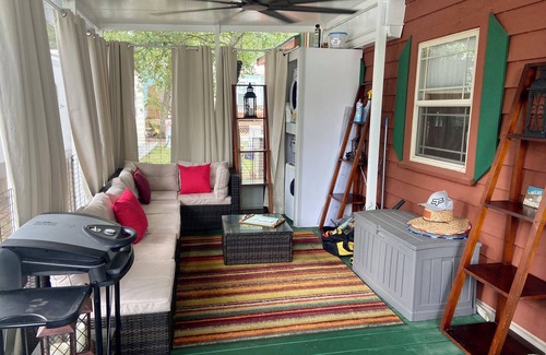 Salt Springs Cabin | For Fox Sake, Cabin by the Lake in Salt Springs, FL.