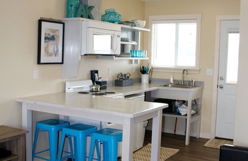 Homer House | For less than two hotel rooms, stay on the Spit and sleep 7!