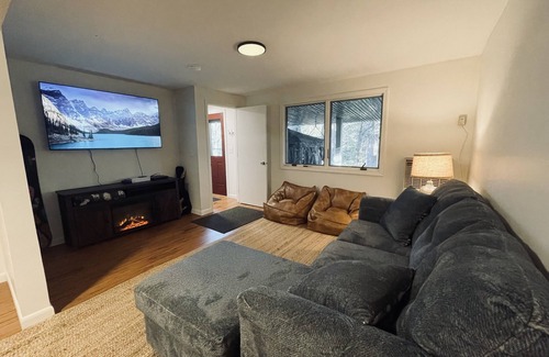 Grantham House | For outdoors lovers! Close to Ragged, Sunapee, enjoy all Eastman has to offer!