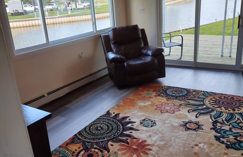 Au Gres House | For the whole family, on the river/many attractions within walking distance!