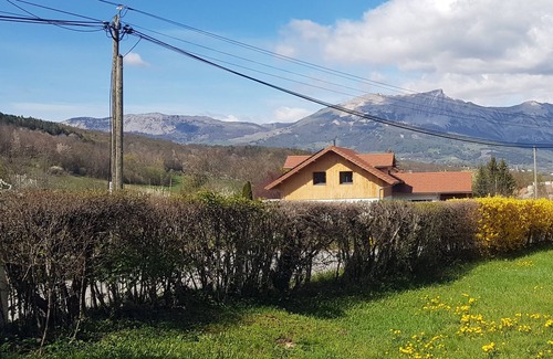 Chabottes Villa | For you ! Pretty little house on Jardin Clos, facing the Dévoluy mountain range