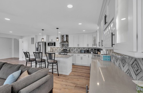 Point Pleasant Beach House | FOR303 | Gorgeous Custom 5BR 3.5 ba Home, Private Pool + 8 badges! Sleeps 13!