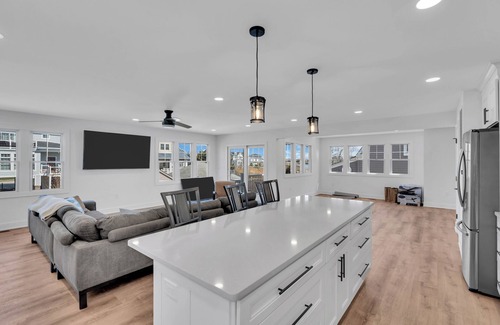 Point Pleasant Beach House | FOR303 | Gorgeous Custom 5BR 3.5 ba Home, Private Pool + 8 badges! Sleeps 13!