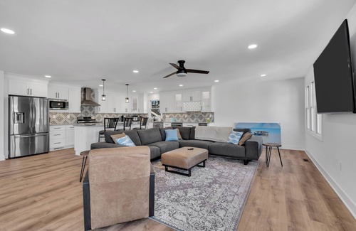 Point Pleasant Beach House | FOR303 | Gorgeous Custom 5BR 3.5 ba Home, Private Pool + 8 badges! Sleeps 13!