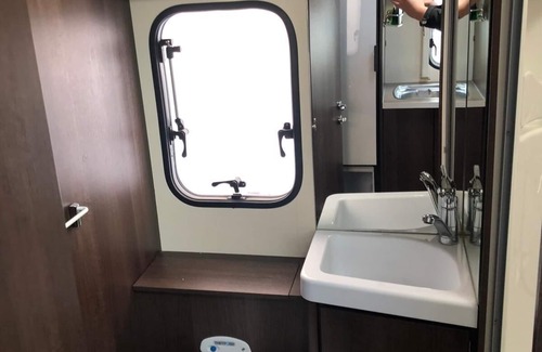Wigan House | ford zefiro 675 6 berth