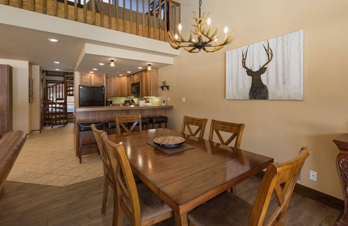 Purgatory House | Fore the Views Townhome (#710) | 10 min to Ski - Golf, AC - Pool/Hot Tub/Deck