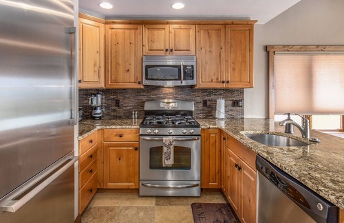 Purgatory Condo | FORE THE VIEWS!