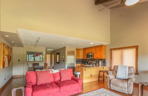 Purgatory Condo | FORE THE VIEWS!