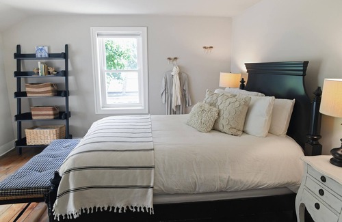 Saukville Other | Forest and Farm 4BR Retreat, Modern and Spacious Farmhouse