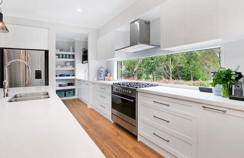 Bundanoon House | Forest Brae – pet friendly and walk to town