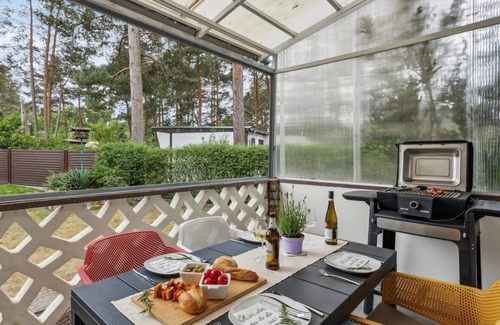 Gommern House | Forest bungalow with WLAN and terrace near the lake - dogs welcome