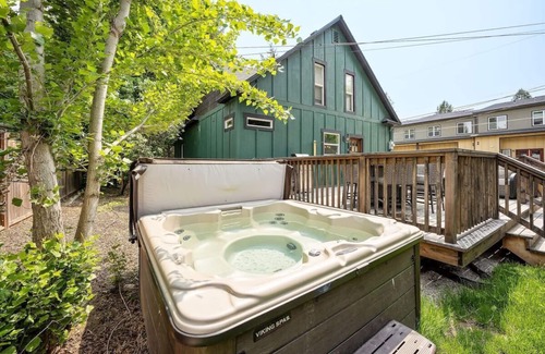 Coeur d'Alene House | Forest Chateau | Updated Downtown Stunner