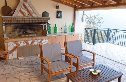 Lagadia Apartment | Forest Cosy House - Lagkadia Amazing View