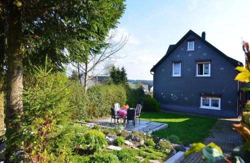 Neustadt am Rennsteig Apartment | Forest Escape with Garden, cleaning included