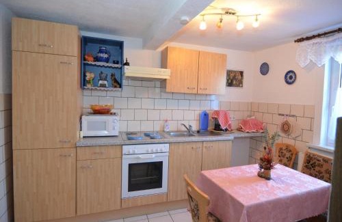 Neustadt am Rennsteig Apartment | Forest Escape with Garden, cleaning included
