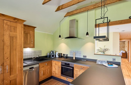 Balcombe Cottage | FOREST FARM COTTAGE, pet friendly, with open fire in Balcombe
