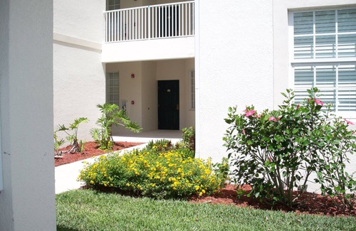 Naples Condo | FOREST GLEN, COUNTRY CLUB LIFESTYLE & GREAT NAPLES LOCATION, NEAR BEACH & DINING