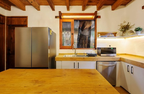 Avandaro House | Forest Guesthouse Avándaro, entertainment and comfort for adults and children