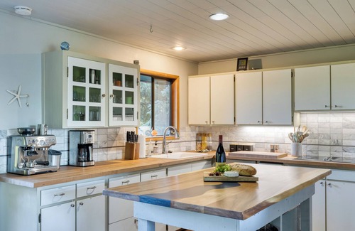 Neahkahnie Beach House | Forest hideaway w/fireplace & Pacific views | Sunset House by AvantStay