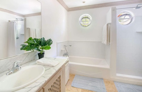 Westmoreland Apartment | Forest Hills 23 (2/3 Rooms)