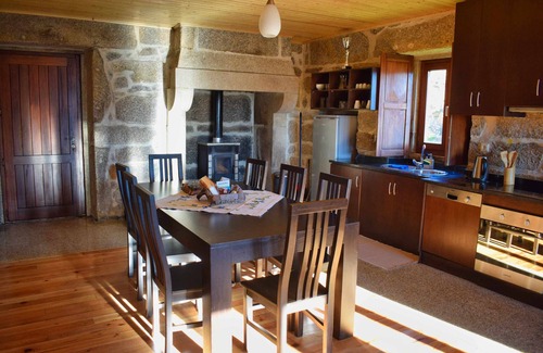 Arcos de Valdevez Cottage | "Forest House" in Branda da Bouça dos Homens