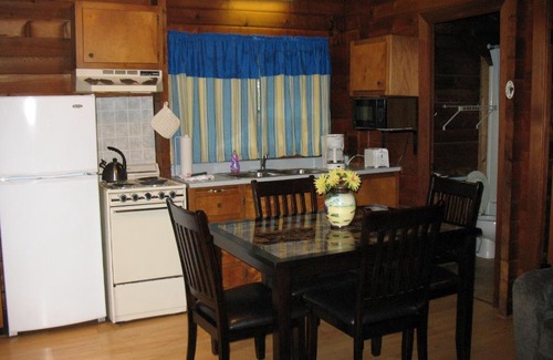 Advance Resort | Forest Lake Camping Resort Lakefront Cabin 2