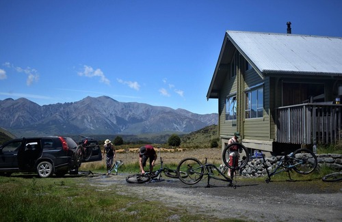 Craigieburn Forest Park House | Forest Lodge. Off-grid lodge nestled in native beech forest 800m above sea level