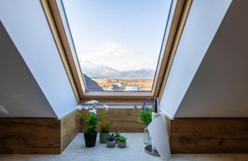 Velka Lomnica Apartment | Forest oasis - mountain attic in High Tatras
