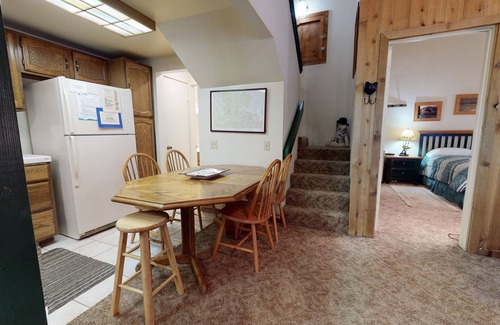 Mammoth Lakes Condo | Forest Quiet Setting, Short Walk to The Village. Pool On-site, Near the Lakes