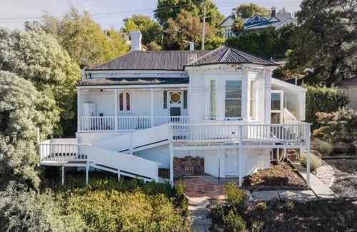 Trevallyn House | Forest Rd Haven with Tamar River Views