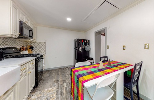 Crestline Cabin | Forest-view cabin with deck, grill, wood stove, washer/dryer, & fast WiFi