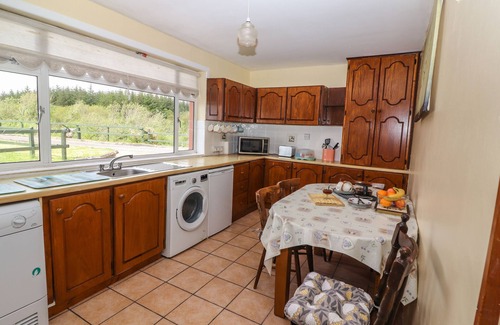 Ballinskelligs House | FOREST VIEW, pet friendly in Ballinskelligs, County Kerry