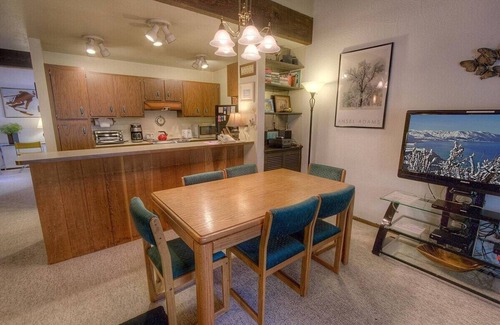 Kings Beach Condo | Forest View Townhouse - Comm Pool & Tennis KWC0655