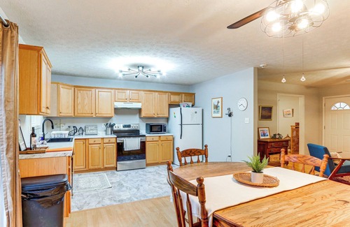 Fort Valley House | Forest Views, Deck & Fireplace: Fort Valley Escape
